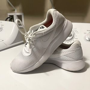 Women’s Nike Tanjun athletic shoes
